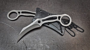 Neck Karambit