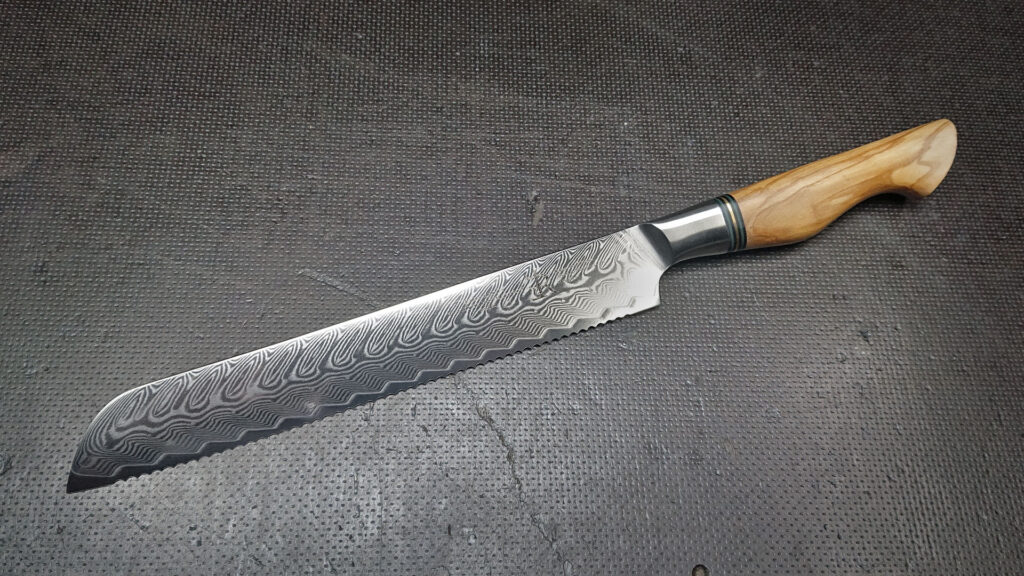ST650 | Brotmesser