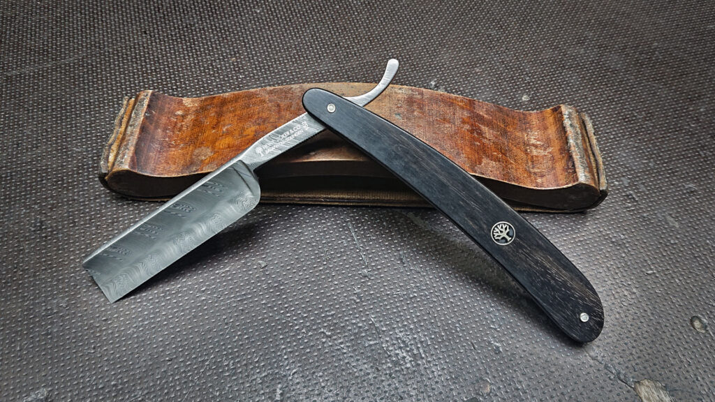Rasiermesser Damast | Ebenholz 6/8" Gradkopf