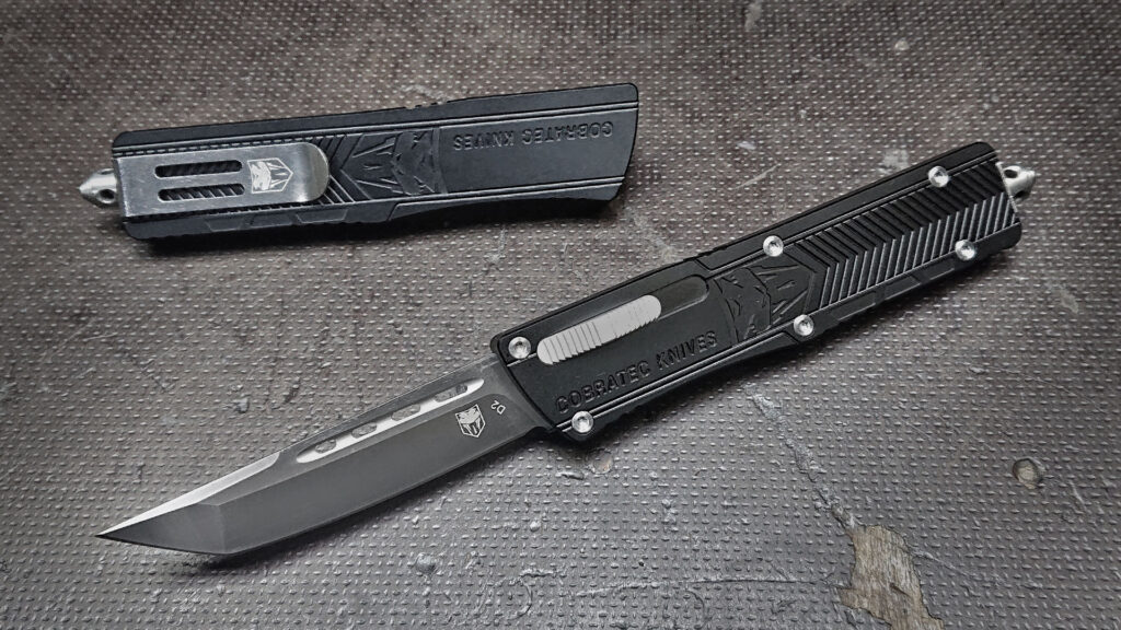Large Sidewinder OTF | Tanto black