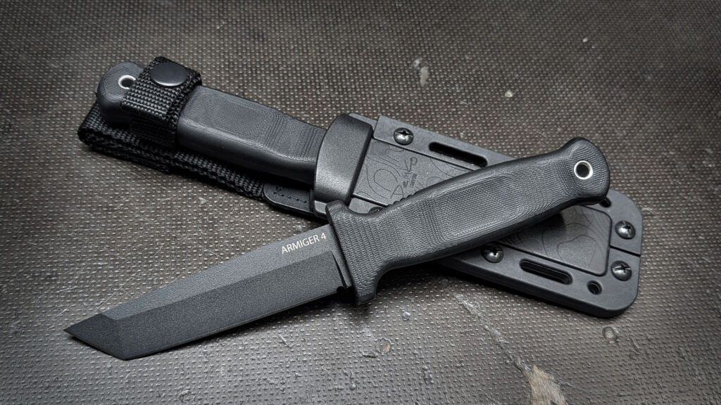 ARMIGER 4 | Tanto Black